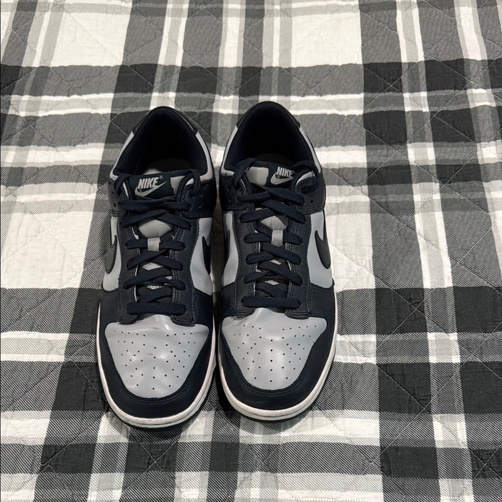 Nike Men’s Low-Top Sneakers in Black and Gray